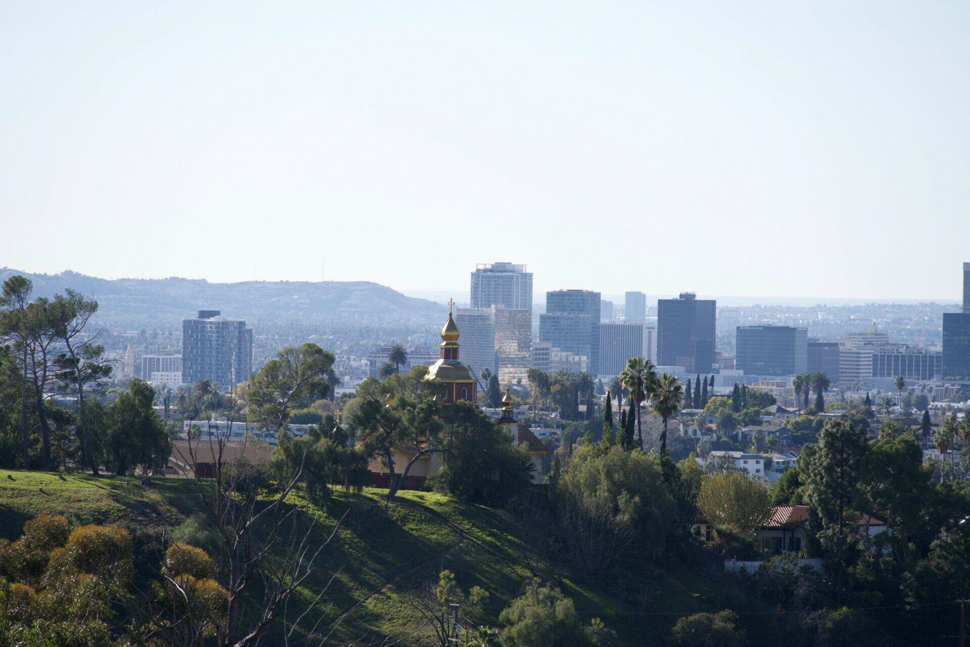 La Cúpula Dorada del Parque Elysian: Donde se Encuentran el Patrimonio y el Horizonte de Los Ángeles